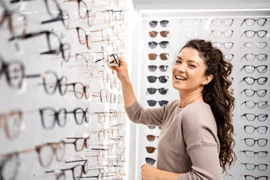 Eyewear adjustments